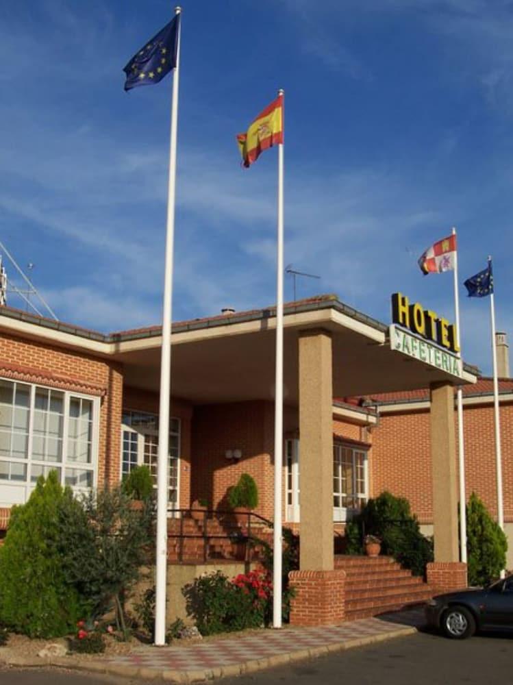 Mlc Benavente Hotel Luaran gambar