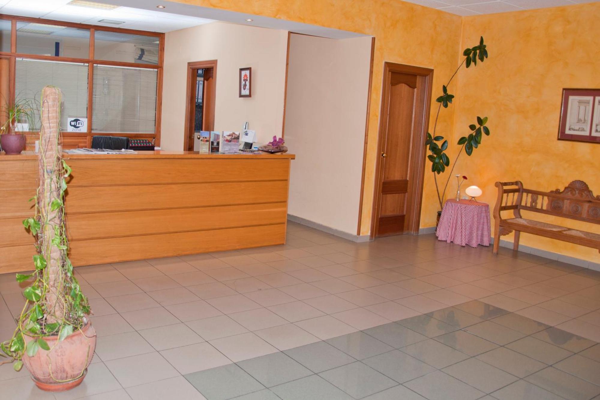 Mlc Benavente Hotel Luaran gambar