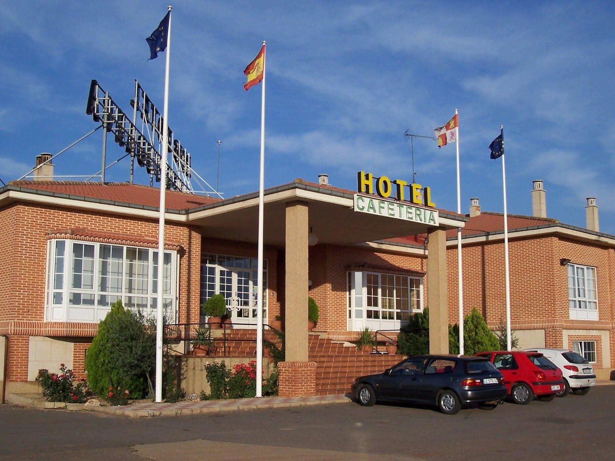 Mlc Benavente Hotel Luaran gambar