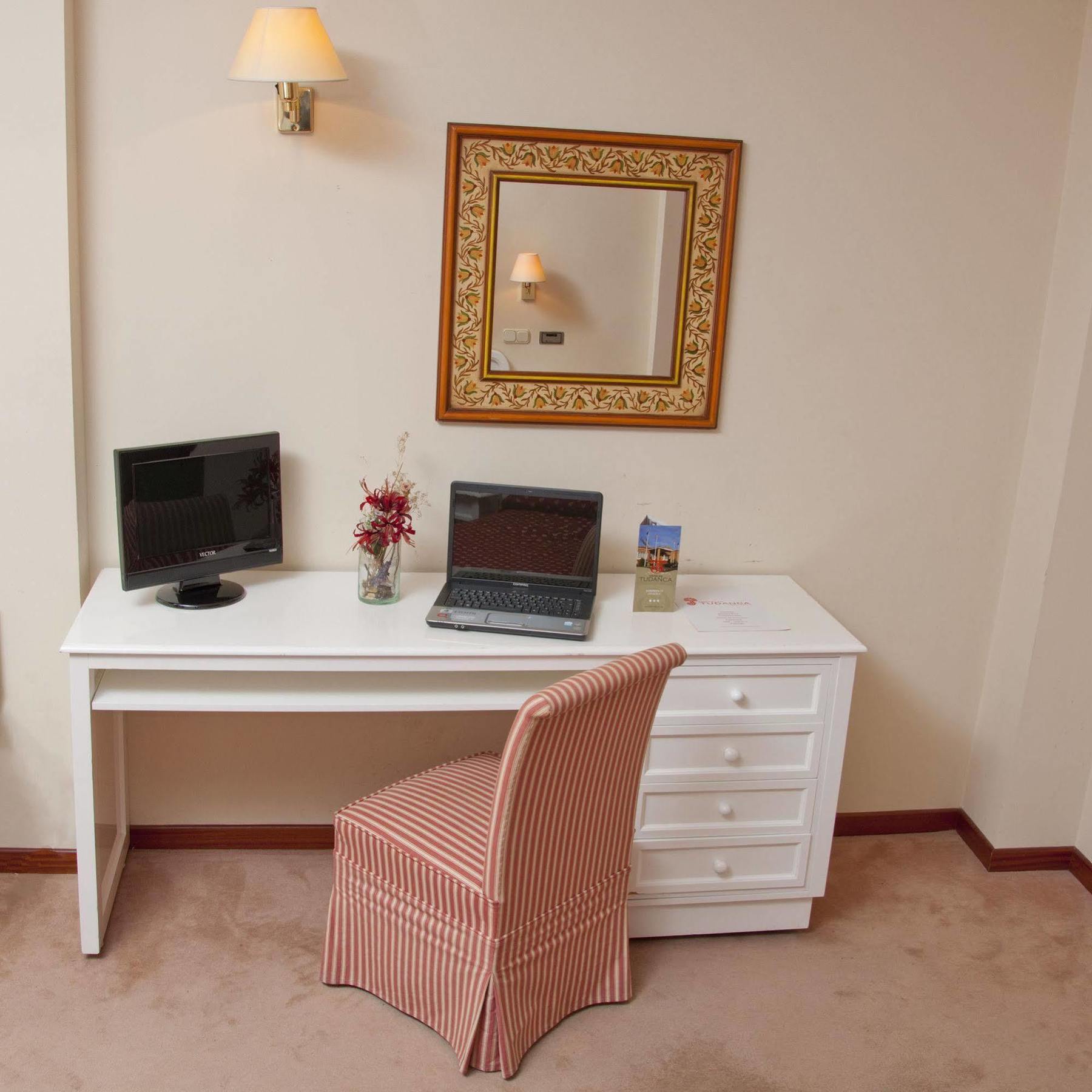 Mlc Benavente Hotel Luaran gambar