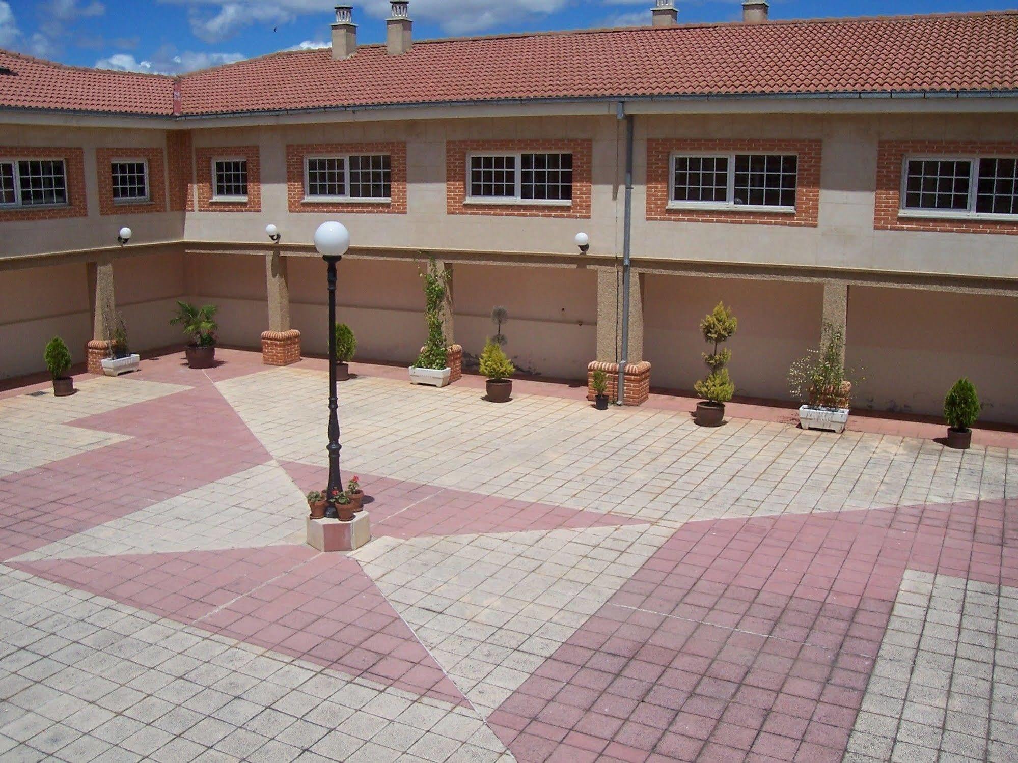 Mlc Benavente Hotel Luaran gambar